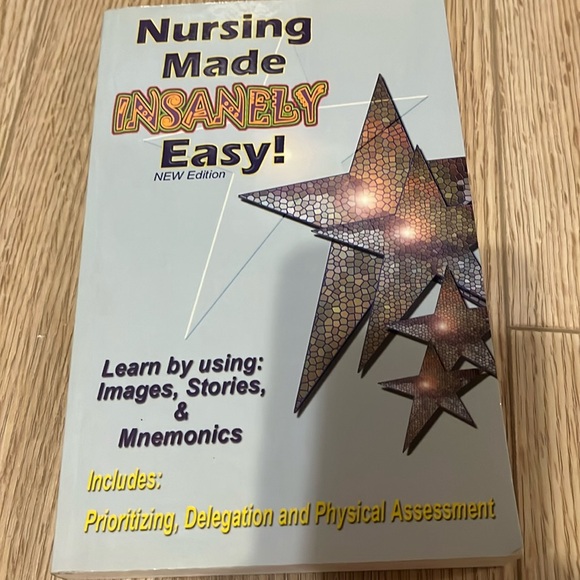 Nursing made insanely easy, soft cover book - Picture 1 of 8